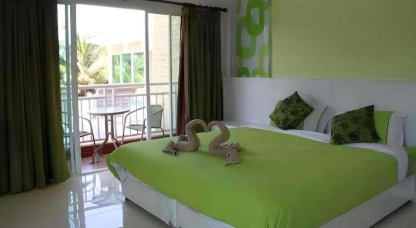 Nana Chat Bangsaen Hotel Si Racha Exterior photo